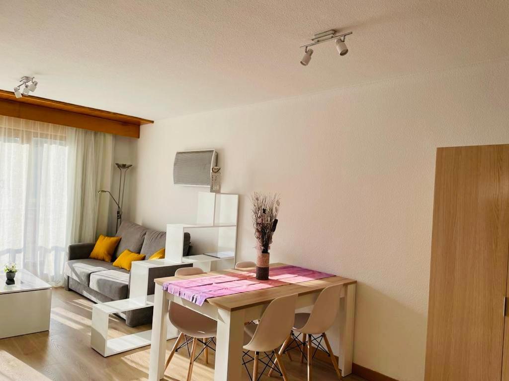 Mikka Frontera Family 337 Apartment ปาสเดลากาซา ภายนอก รูปภาพ